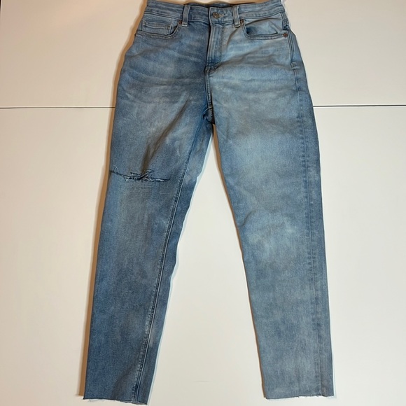 American Eagle high rise 2 tone distressed jeans raw hem with stretch sz 2 - Picture 1 of 4